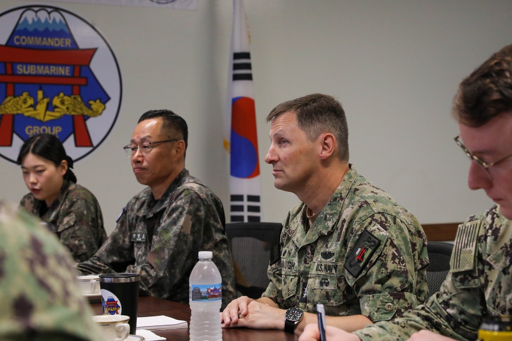 ROK, US Submarine Commands Hold Talks