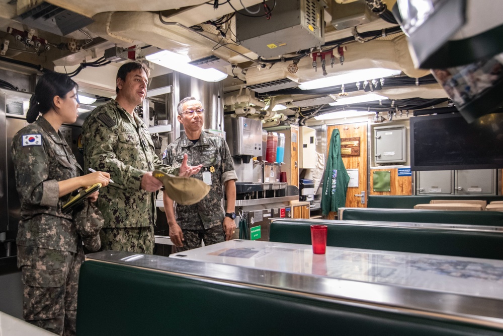 RADM Kang visits USS Vermont in Busan, South Korea