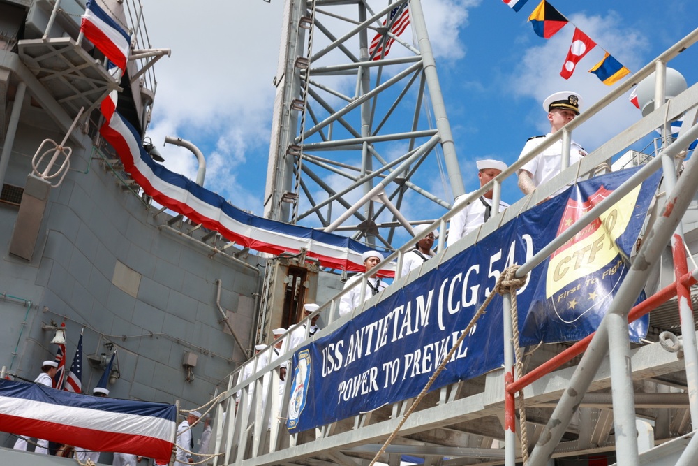 USS Antietam Decommissions, While the Crew Remains Antietam