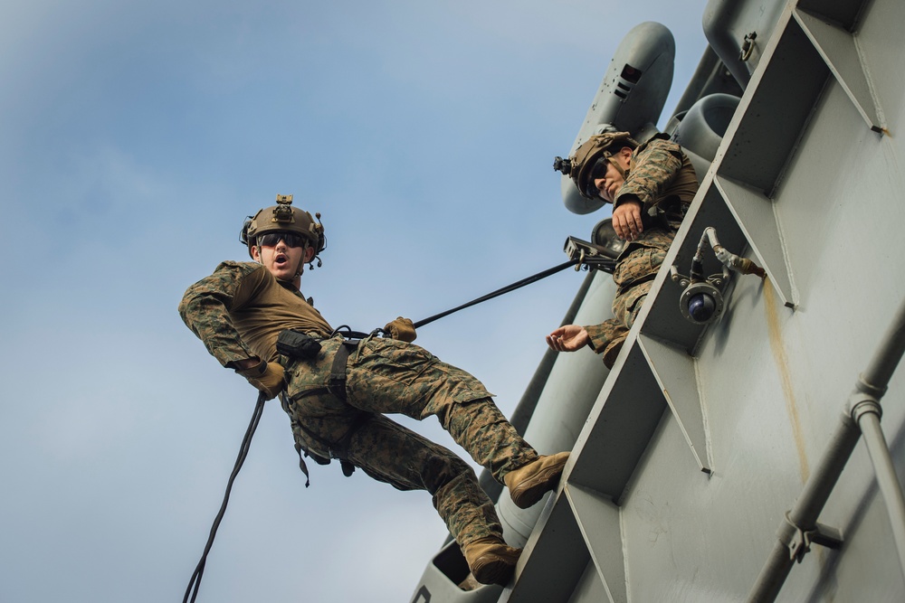 Recon Marines Conduct Rappel Training Aboard USS Boxer