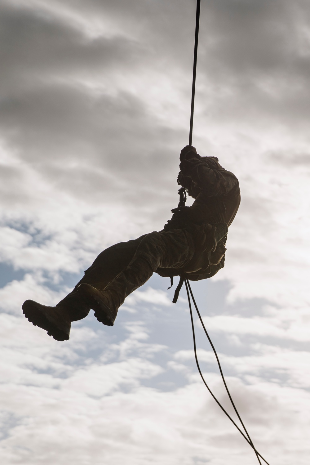 Recon Marines Conduct Rappel Training Aboard USS Boxer