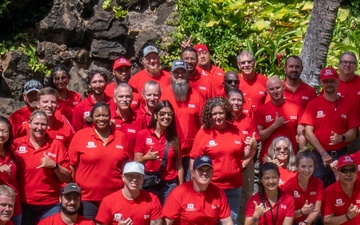 Fort Worth District Commander recognizes members of the Maui team