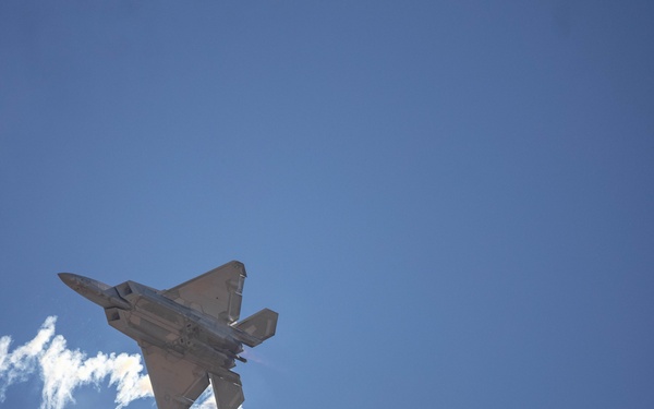 Headline: America's Airshow 2024 Day 1: F-22 Raptor / P-51D Mustang