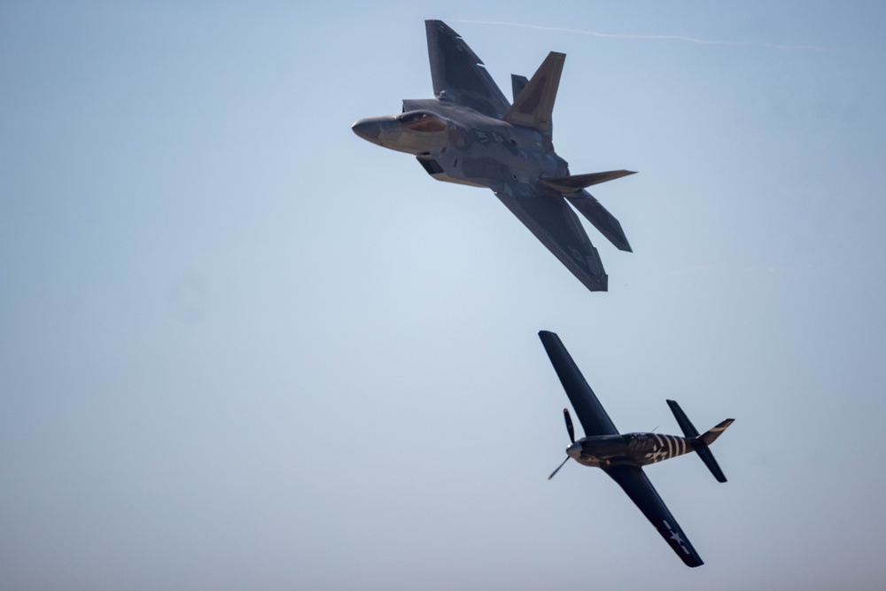 Headline: America's Airshow 2024 Day 1: F-22 Raptor / P-51D Mustang