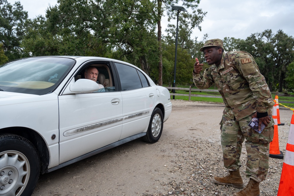 FLANG Airmen deliver essential supplies