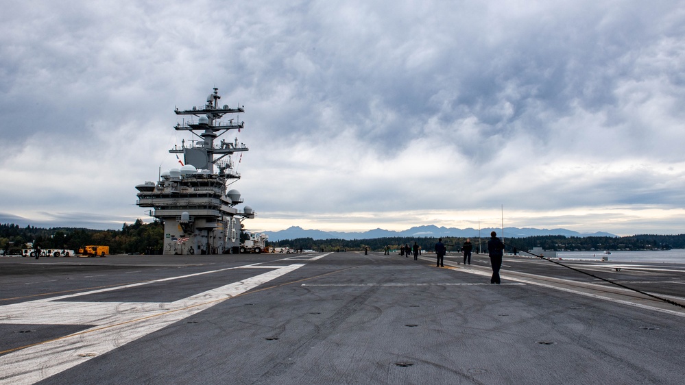 USS Ronald Reagan (CVN 76) departs Naval Base Kitsap Bremerton