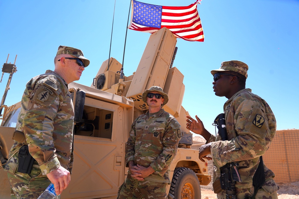 MG Leahy visits 1-102nd CAV