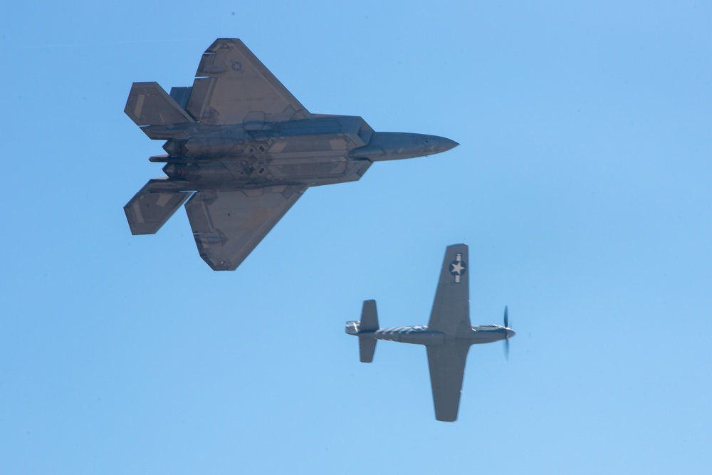 America’s Airshow 2024 Day 2: USAF F-22 Raptor Demo W/ P-51A Heritage Flight