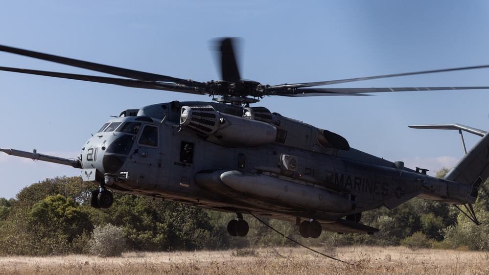 BLT 1/8, 24th MEU (SOC) Marines Conduct Fast Rope Operations with Italian Marines