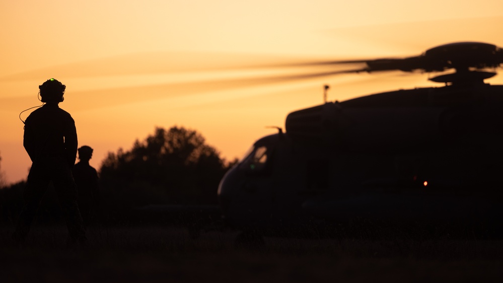 BLT 1/8, 24th MEU (SOC) Marines Conduct Fast Rope Operations with Italian Marines