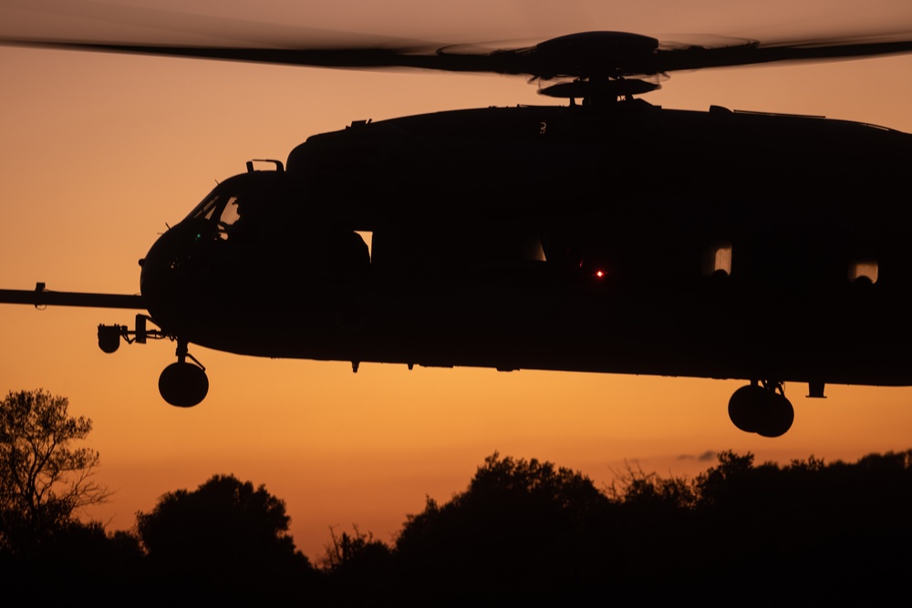 BLT 1/8, 24th MEU (SOC) Marines Conduct Fast Rope Operations with Italian Marines