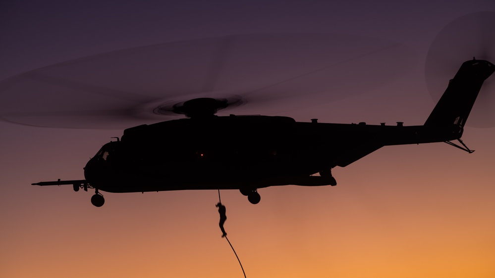 BLT 1/8, 24th MEU (SOC) Marines Conduct Fast Rope Operations with Italian Marines