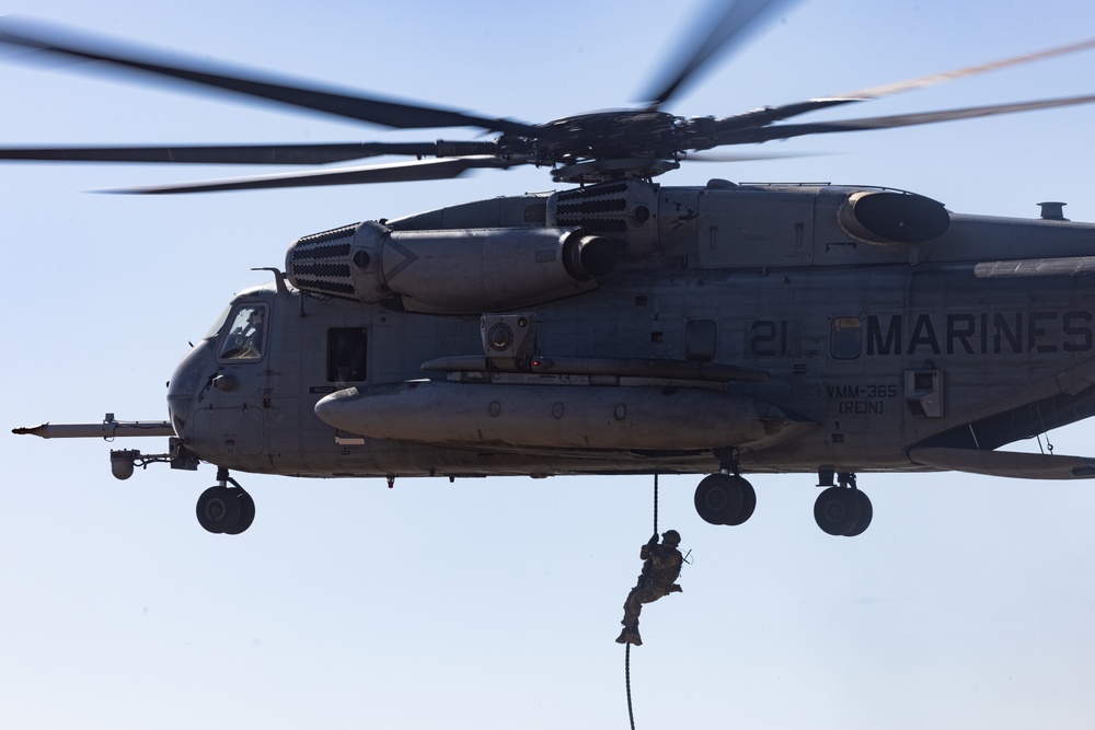 BLT 1/8, 24th MEU (SOC) Marines Conduct Fast Rope Operations with Italian Marines