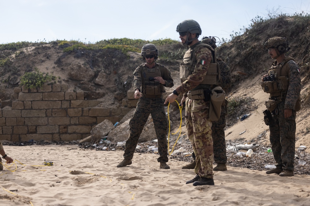 24th MEU (SOC) Demo Range Alongside Italian Marines with 1st San Marco Regiment