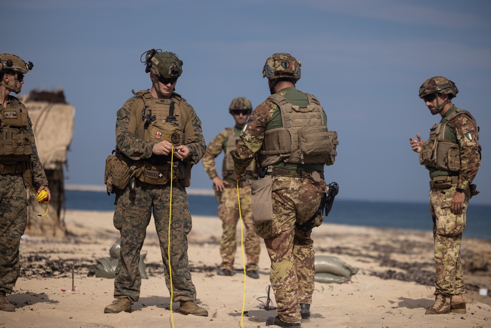 24th MEU (SOC) Demo Range Alongside Italian Marines with 1st San Marco Regiment