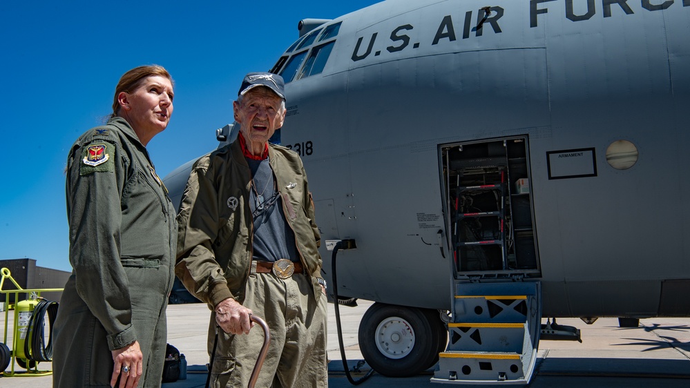 Air Force legacy pilot visits C-130 aircraft again