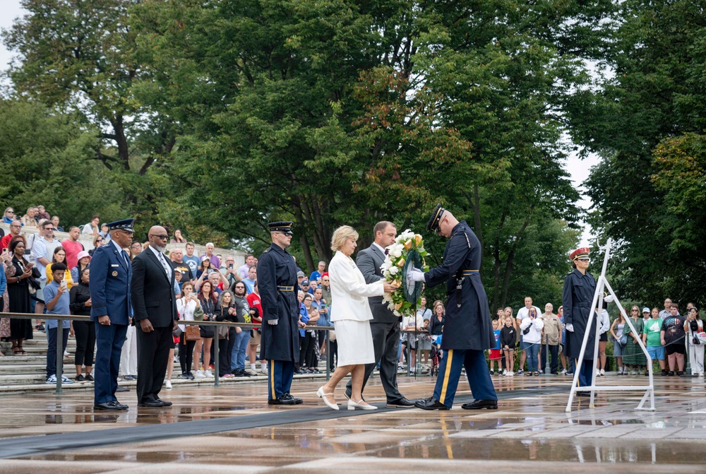 CJCS Participates in Wreath Laying Ceremony