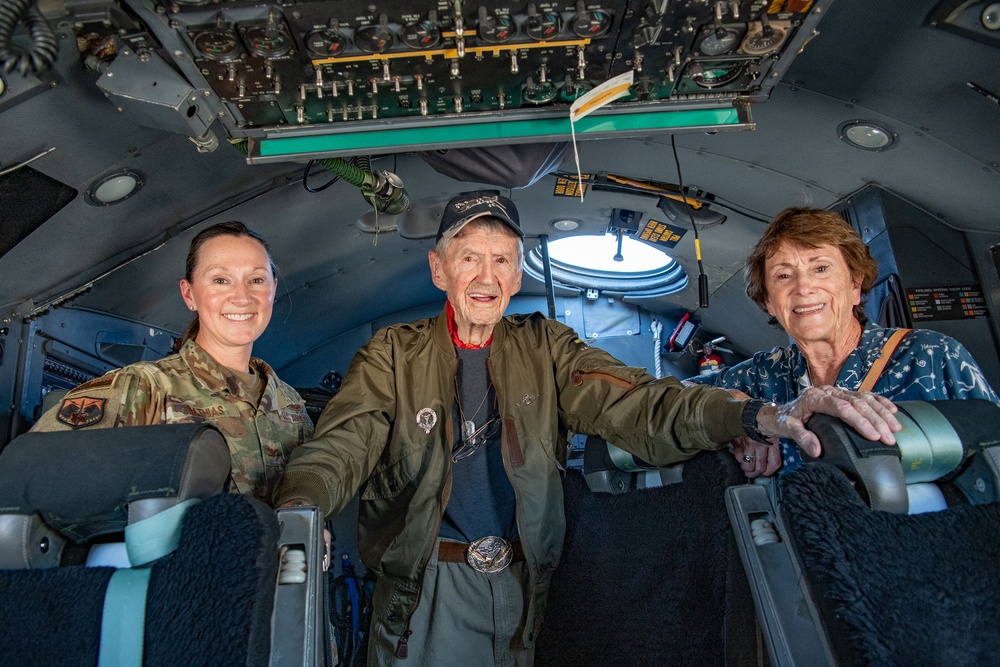 Air Force legacy pilot visits C-130 aircraft again