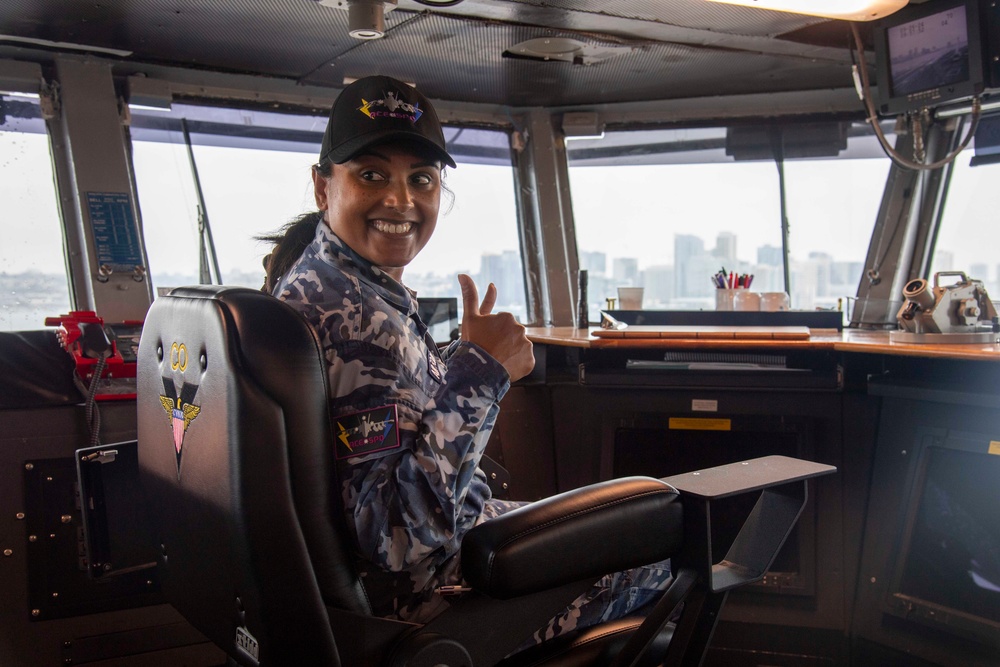 USS Carl Vinson Hosts a Tour for members of the Royal Australian Air Force