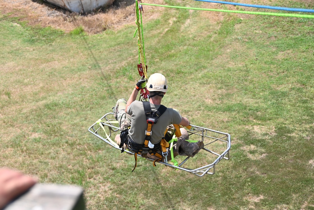 188th Fire Emergency Services Flight trains with Guatemalan Search and Rescue Brigade