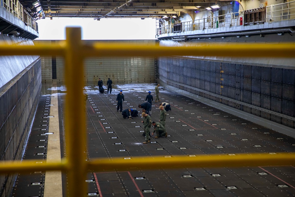 USS Iwo Jima Conducts Well Deck Operations