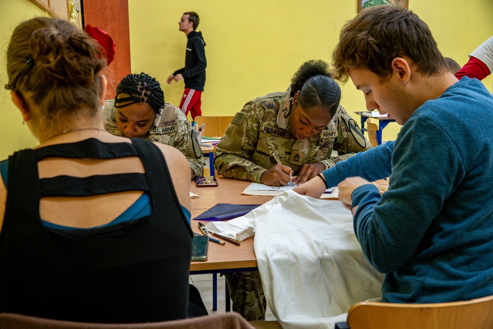 Task Force Pegasus Troopers Visit Polish Students