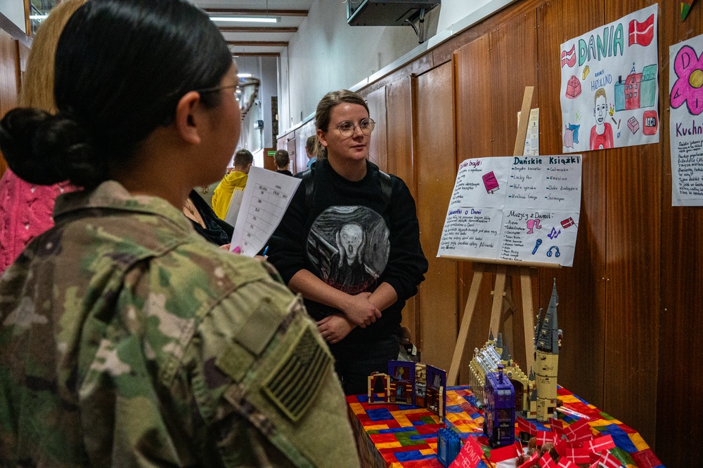 Task Force Pegasus Troopers Visit Polish Students