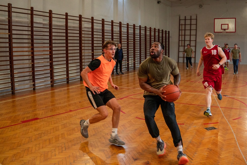 Task Force Pegasus Troopers Visit Polish Students
