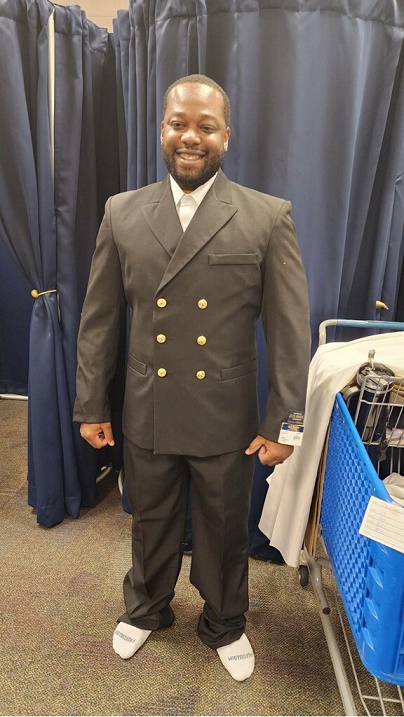 Navy Exchanges assist Chief Petty Officer selectees with new uniforms