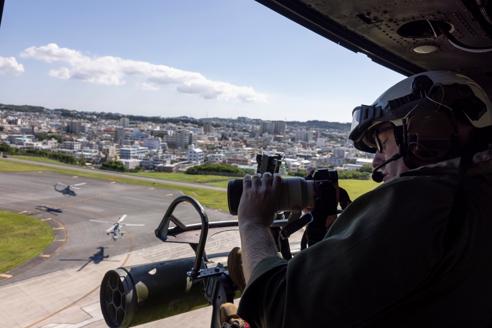 HMLA-367 holds formation flight