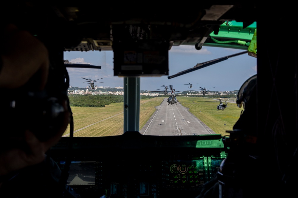 HMLA-367 holds formation flight