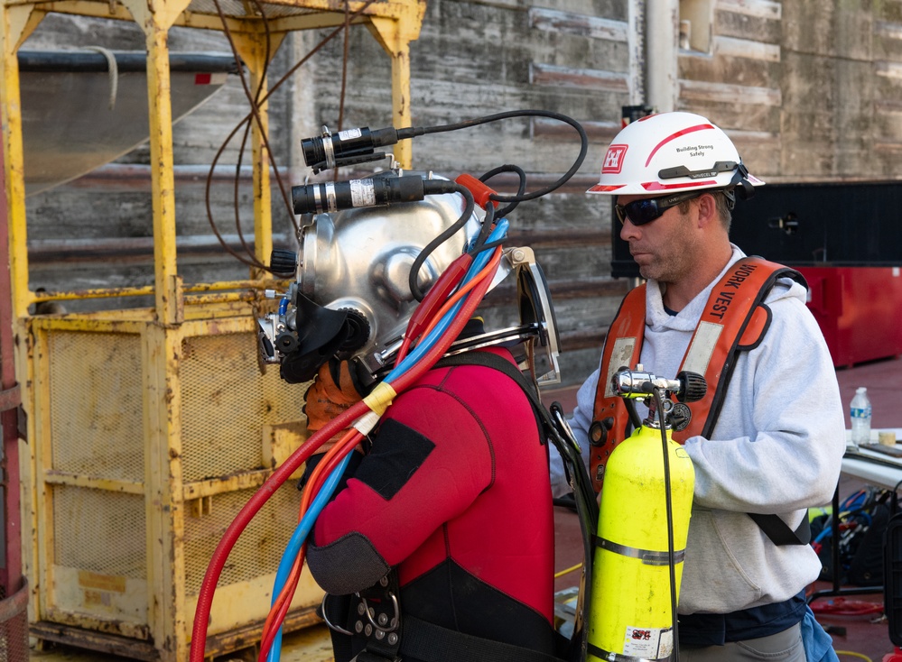 USACE Nashville District inspects Wilson Lock