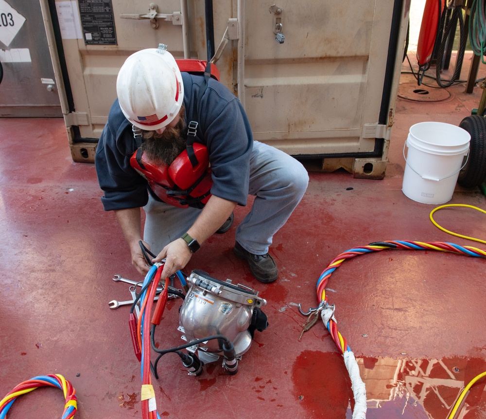 USACE Nashville District inspects Wilson Lock