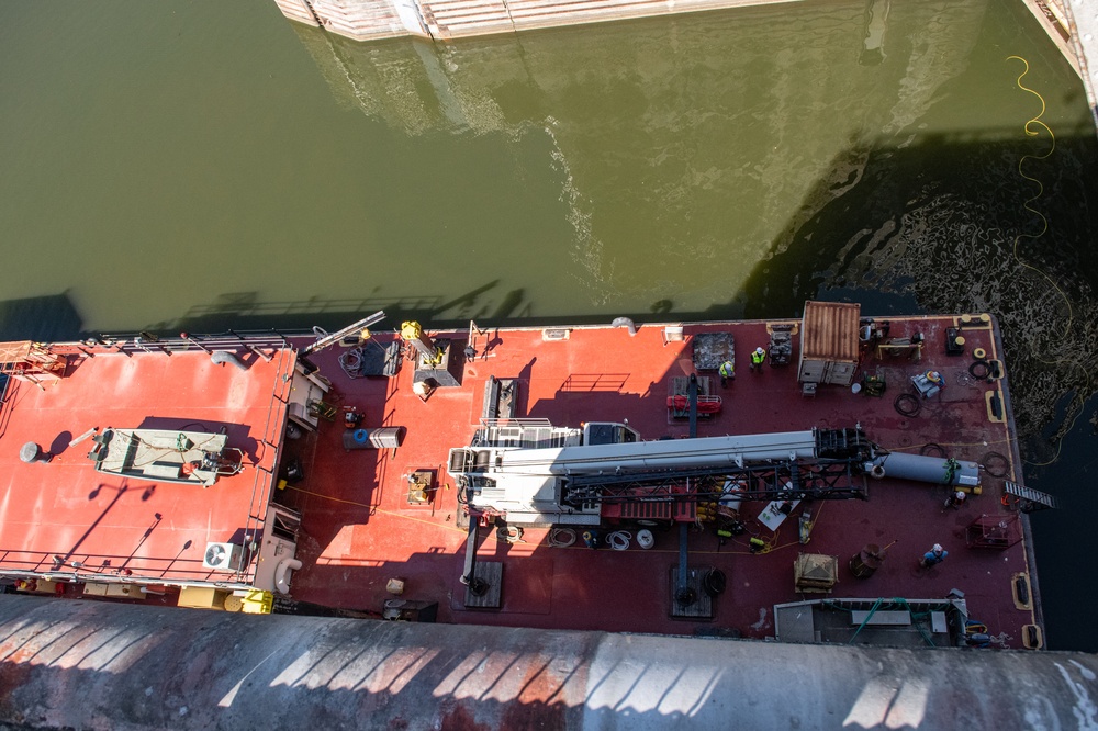 USACE Nashville District inspects Wilson Lock