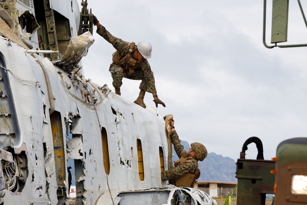 MWSS-174 salvage and recovery training