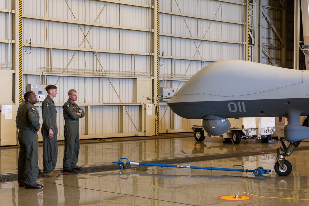 Deputy Commandant for Aviation visits 1st Marine Aircraft Wing