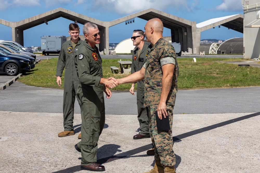 Deputy Commandant for Aviation visits 1st Marine Aircraft Wing