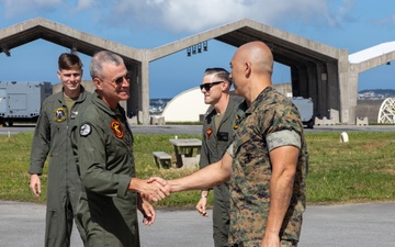 Deputy Commandant for Aviation visits 1st Marine Aircraft Wing