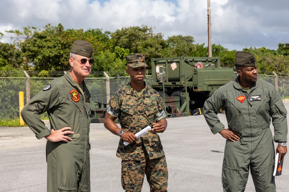 Deputy Commandant for Aviation visits 1st Marine Aircraft Wing