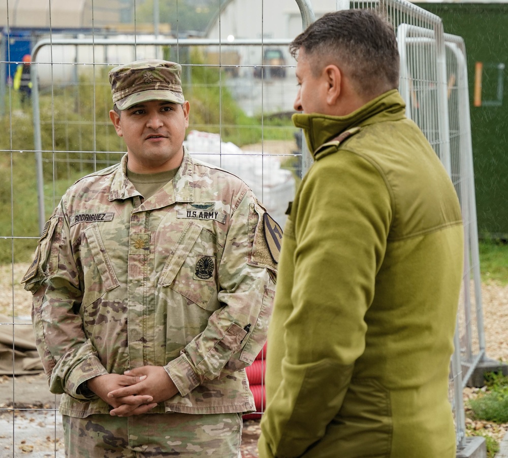 MKAB Commander Tours Apache Helicopter
