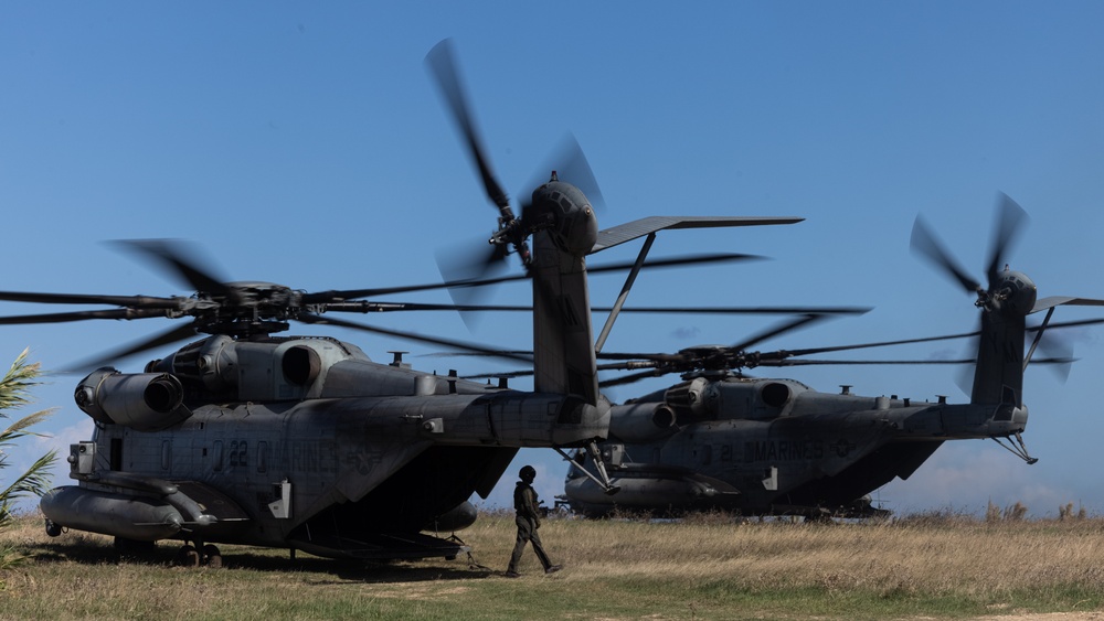 24th MEU (SOC) CH-53Es Conduct Flight Ops in Italy