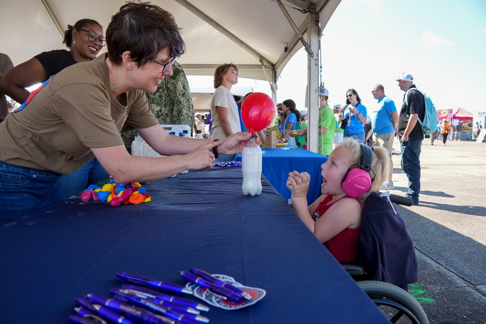 Navy and Marine Corps Force Health Protection Command Participate in Naval Air Station Oceana STEM Event