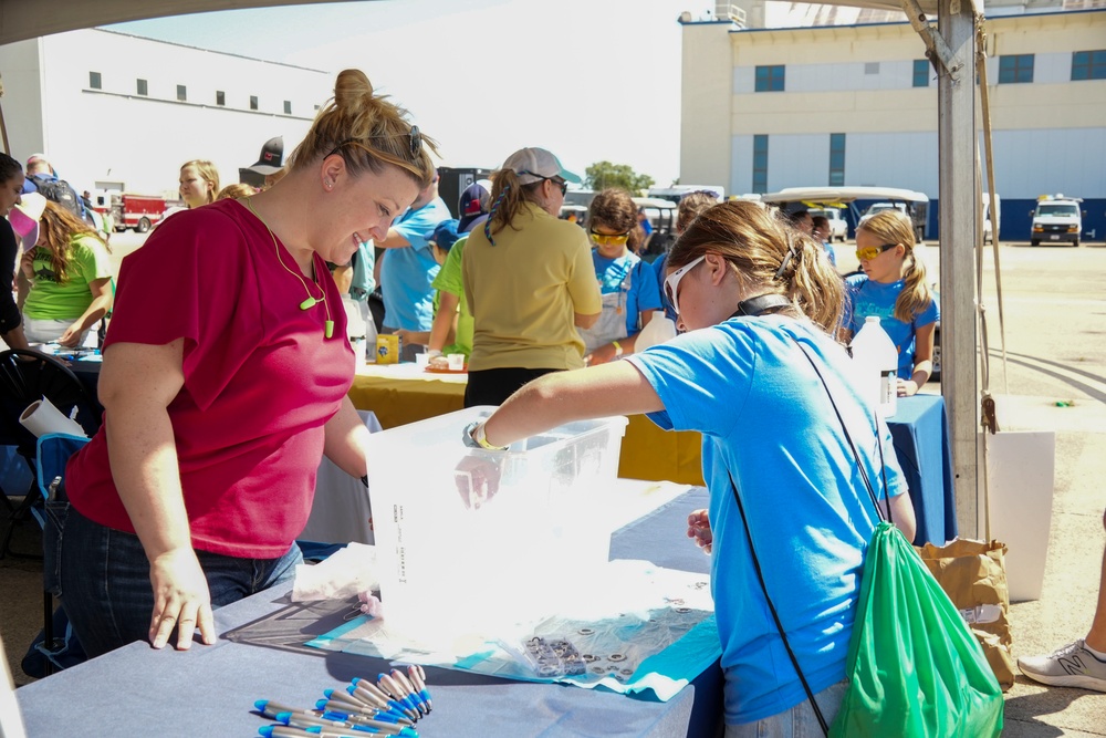 Navy and Marine Corps Force Health Protection Command Participate in Naval Air Station Oceana STEM Event