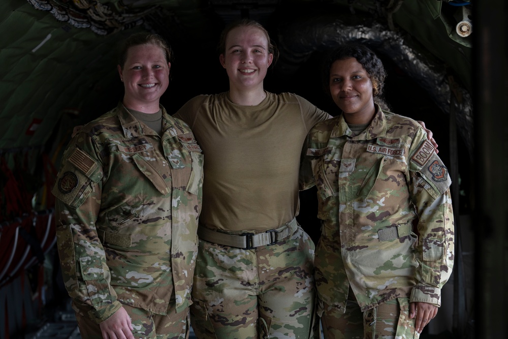 Boom operators prepare for cargo load