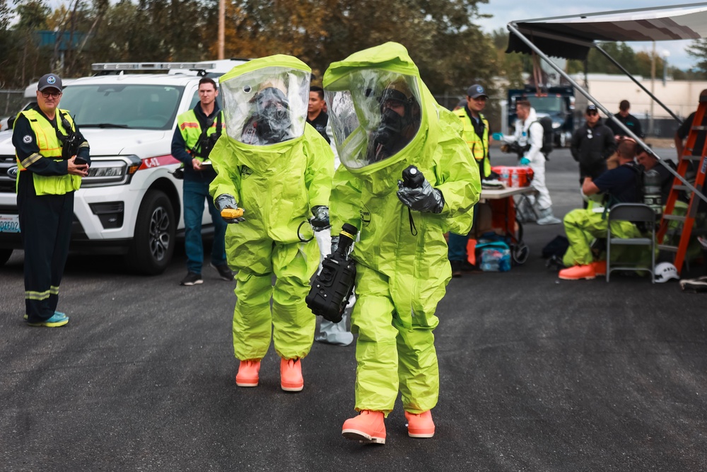 Washington National Guard civil support team and homeland response force travel conduct joint training with Whatcom County emergency response professionals