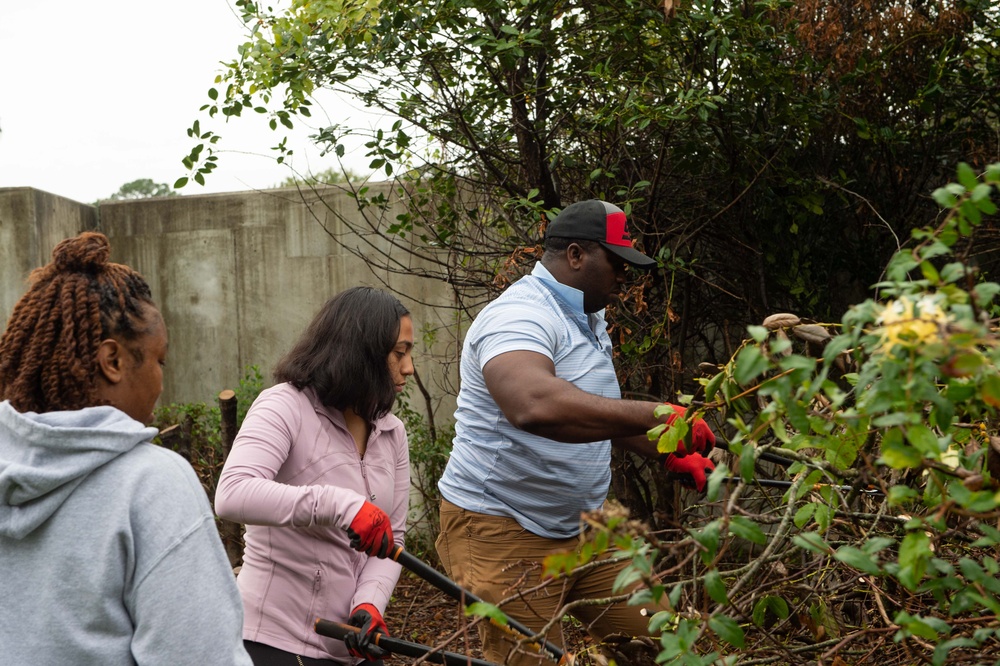 John C. Stennis Sailors volunteer at Newport News Mariners’ Museum