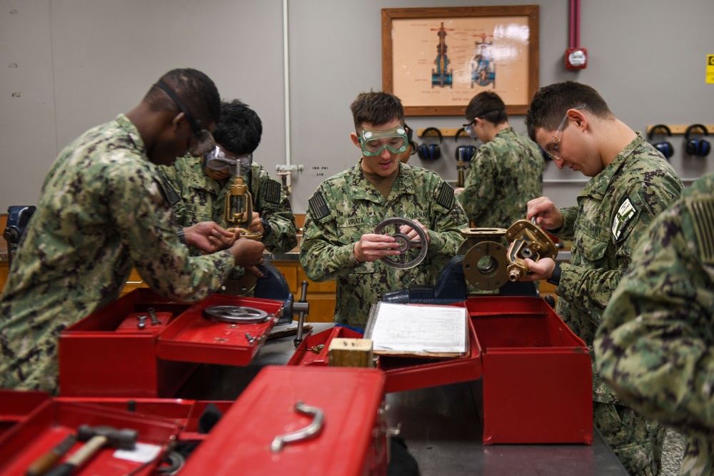 SWESC GL EPACT Students Practice Valve Maintenance