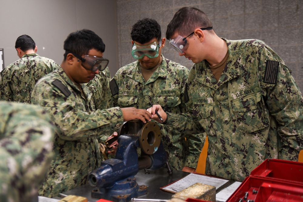 SWESC GL EPACT Students Practice Valve Maintenance