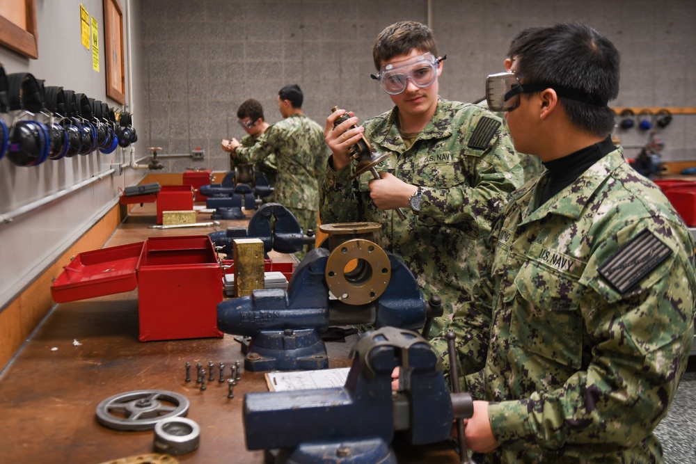 SWESC GL EPACT Students Practice Valve Maintenance