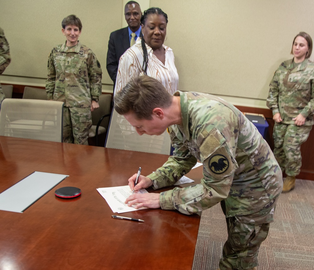 U.S. Army Reserve conducts mass inspectors general swearing-in ceremony